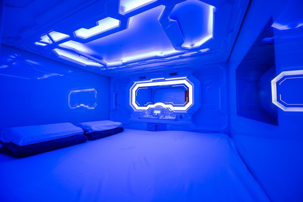 Space Q Capsule Hotel