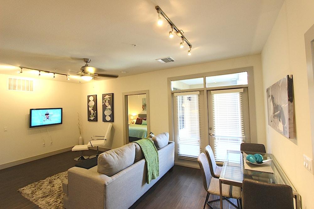 The Stay in Old Town