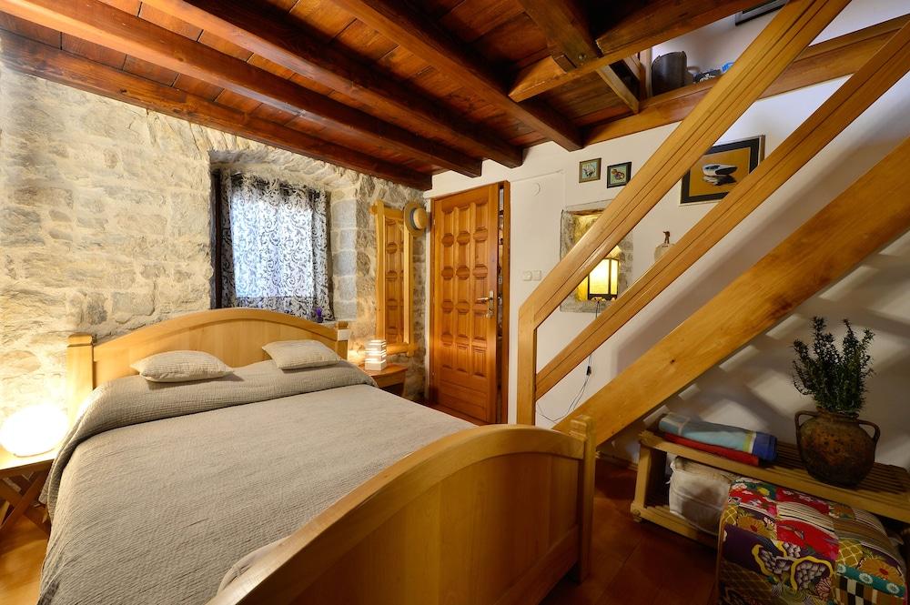 Salvezani apartments