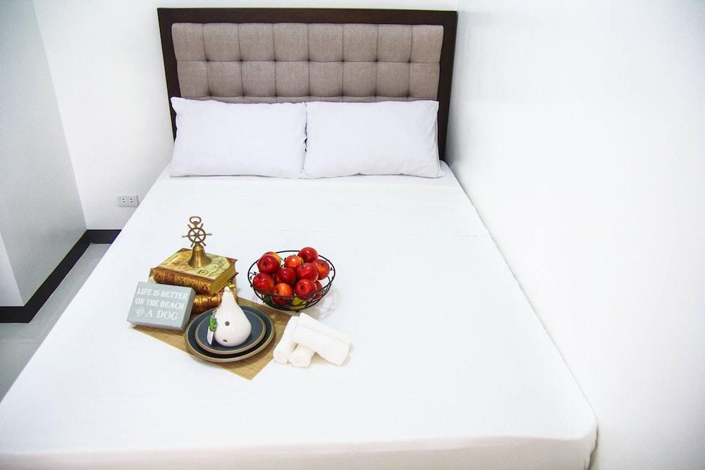 V and G Suites Limay