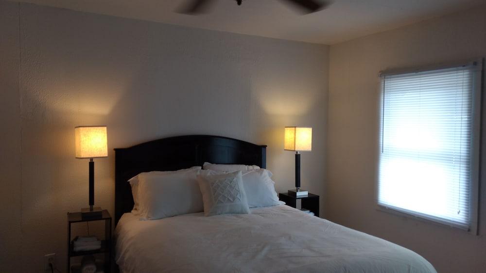 Beautiful Downtown Indy Guest Homes