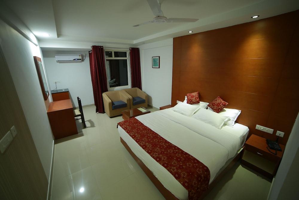 Nakshatra Emerald Inn