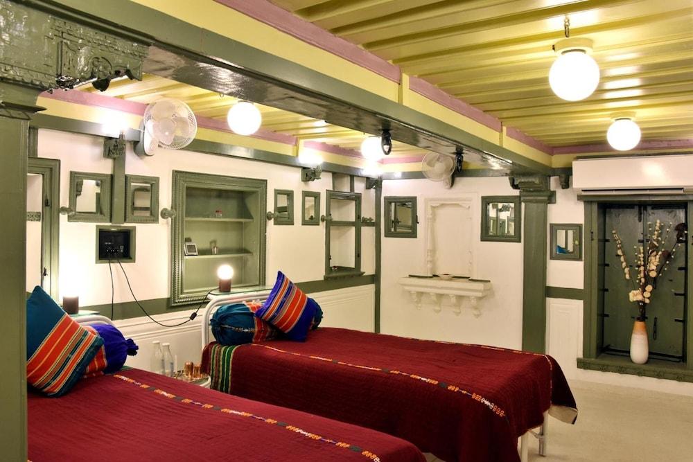 Mangaldas Ni Haveli I by The House of MG