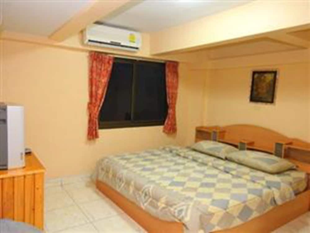 Urs Treff Guesthouse