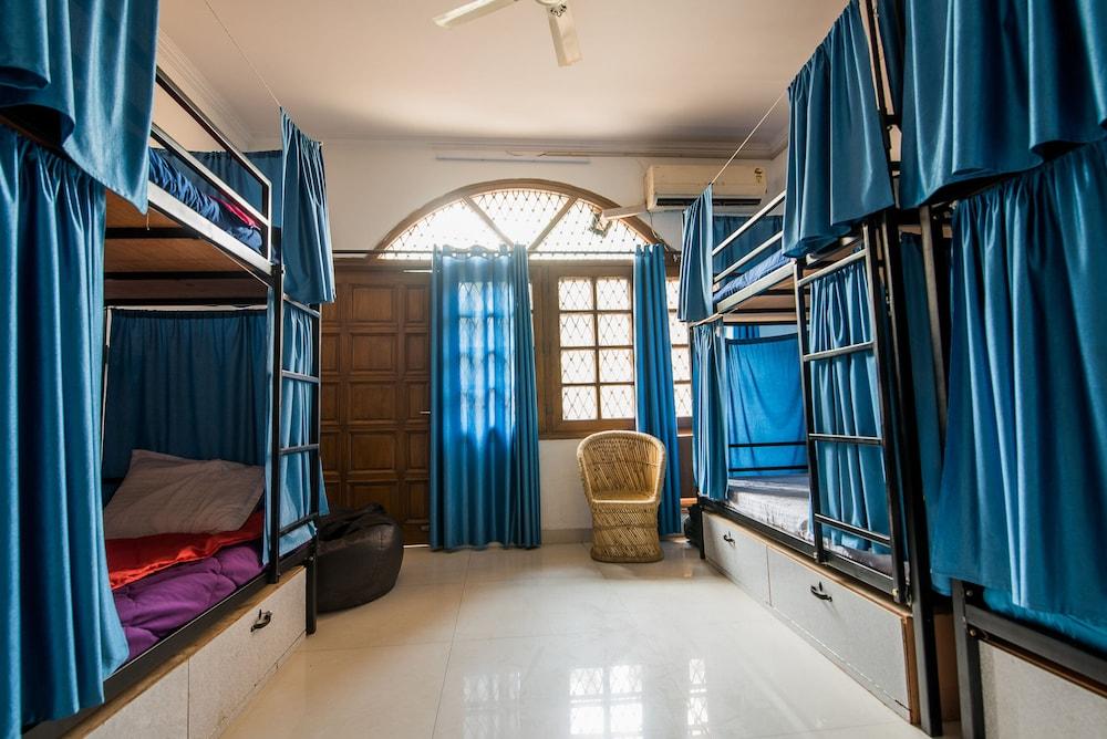 Bunkin Hostel