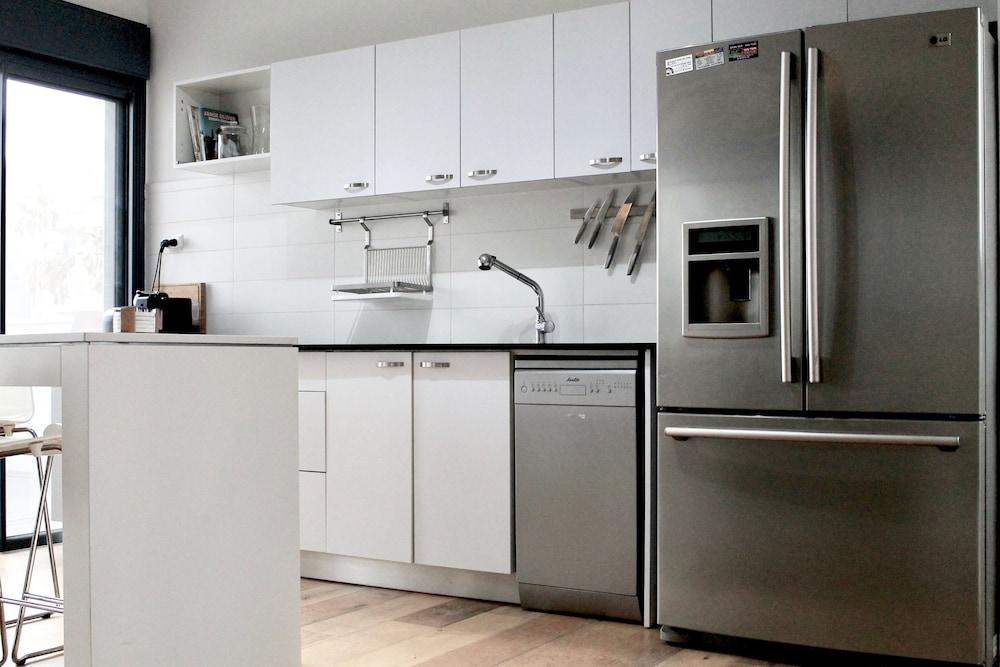 Stunning Duplex Near the Sea