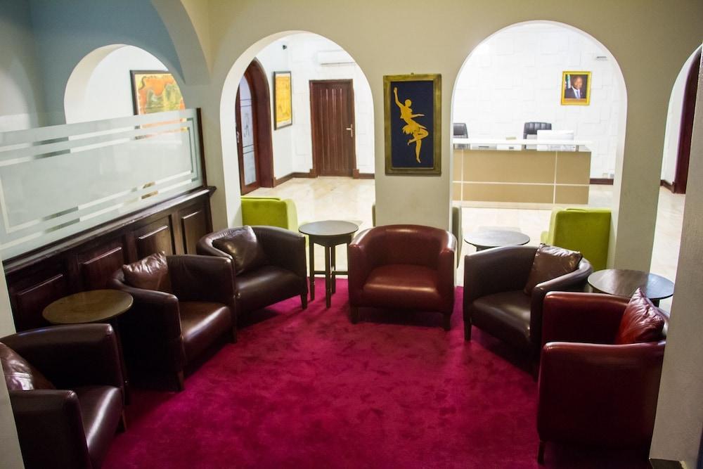 The Palmview Manor Hotel