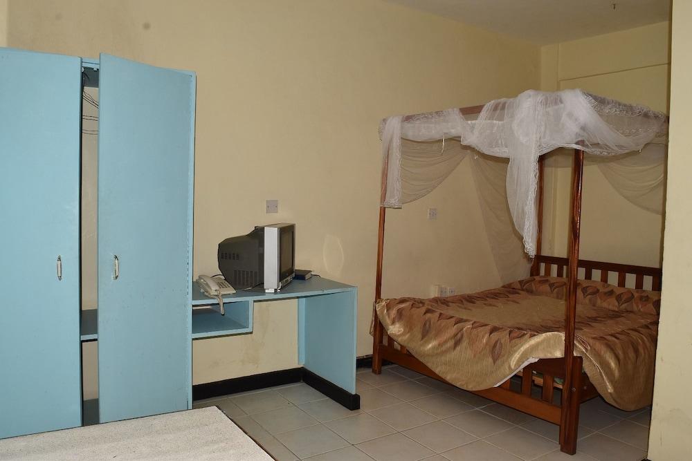 Ibis Hotel 2000 Karatina