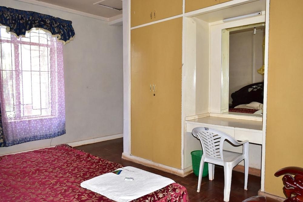 Afrique Paradise Hotel