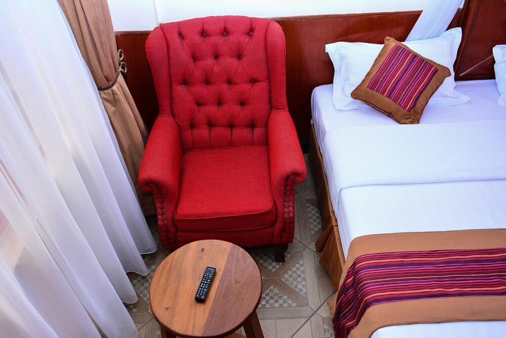 Seasons Airport Hotel