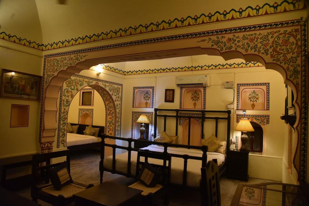 Hotel Shahi Palace