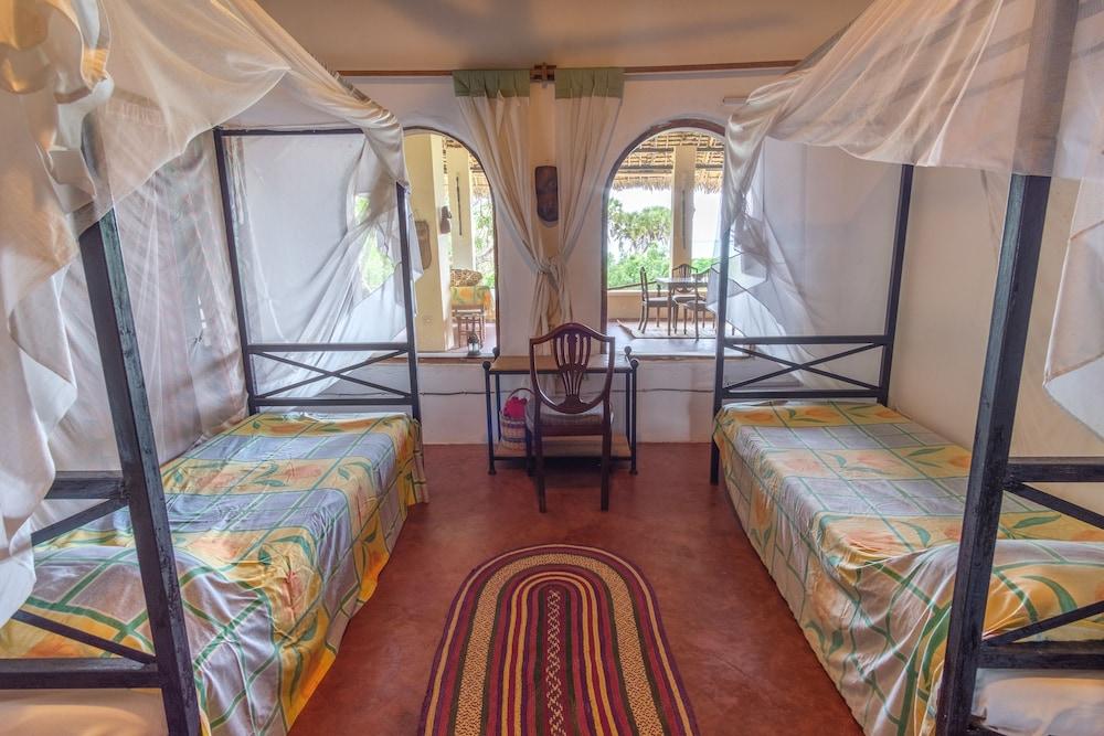 Mkoma Bay Tented Lodge