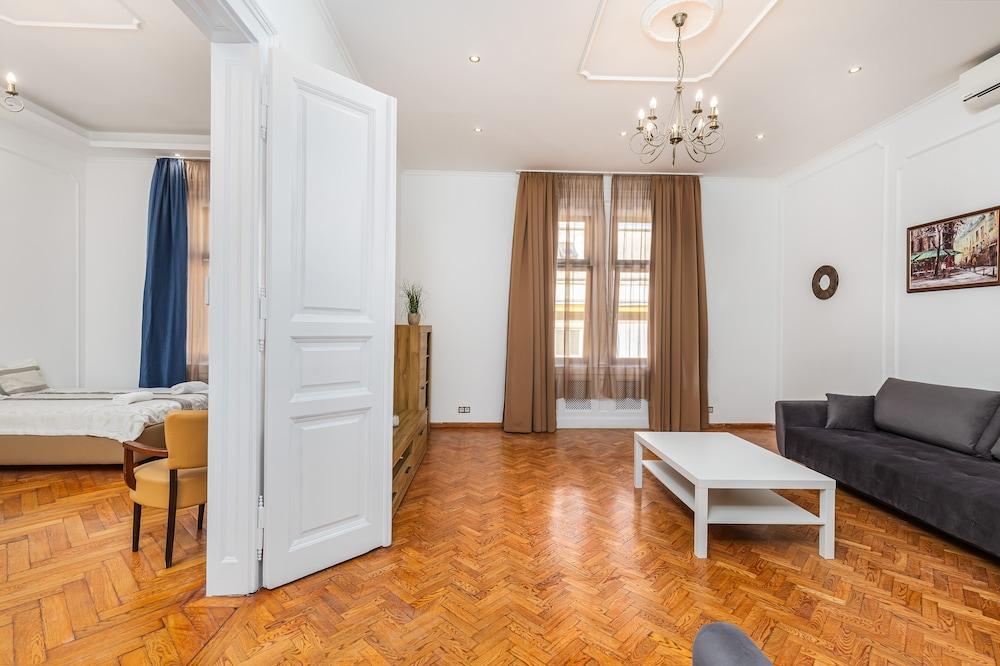 Real Apartments Andrassy