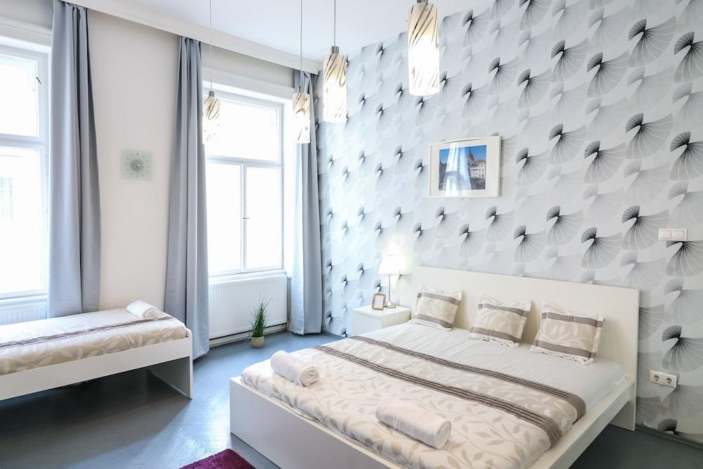 Real Apartments Hegedu