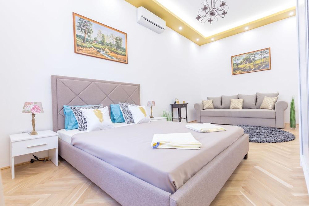 Real Apartments Zoltan