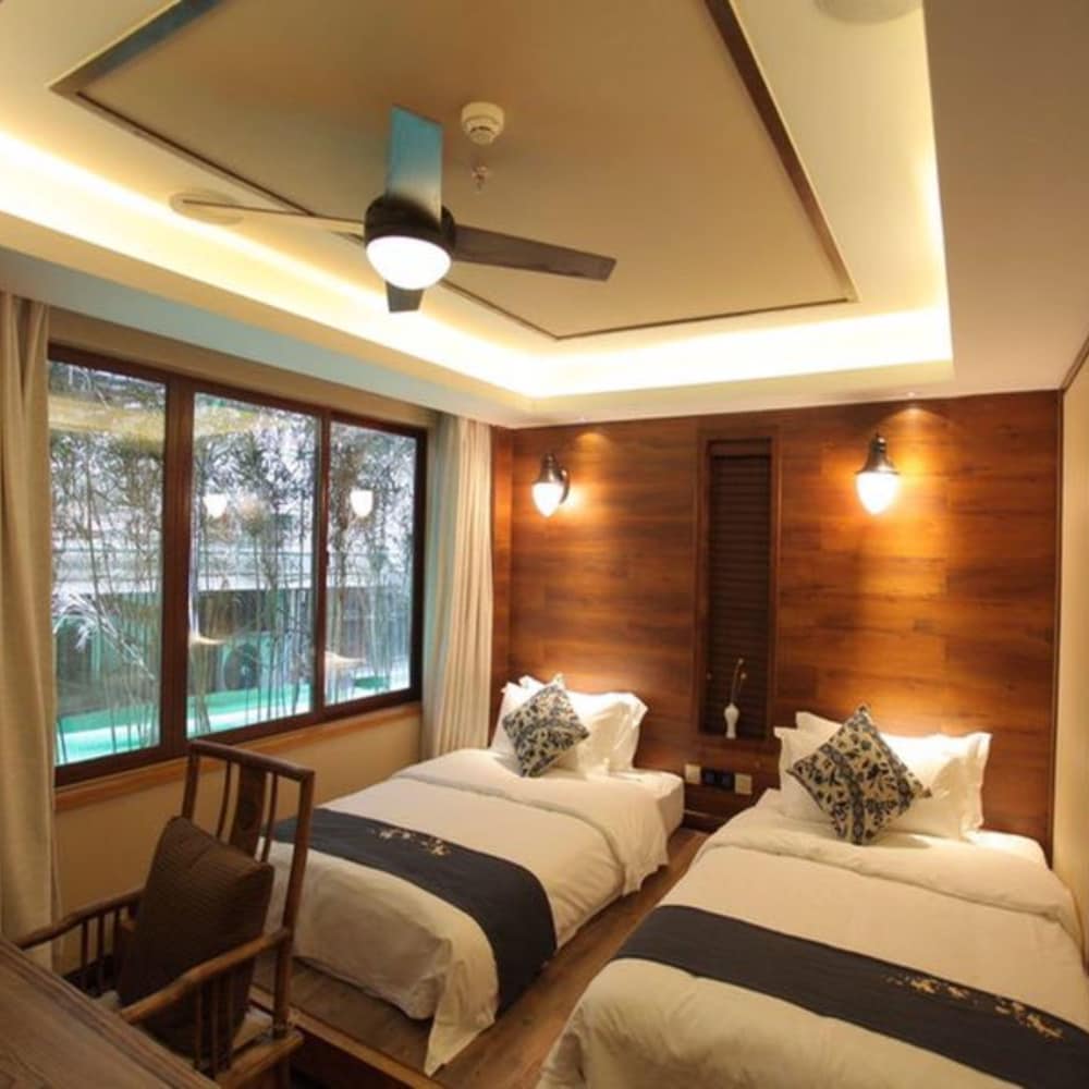 Chengdu Chuanjia Heyuan Theme Hotel