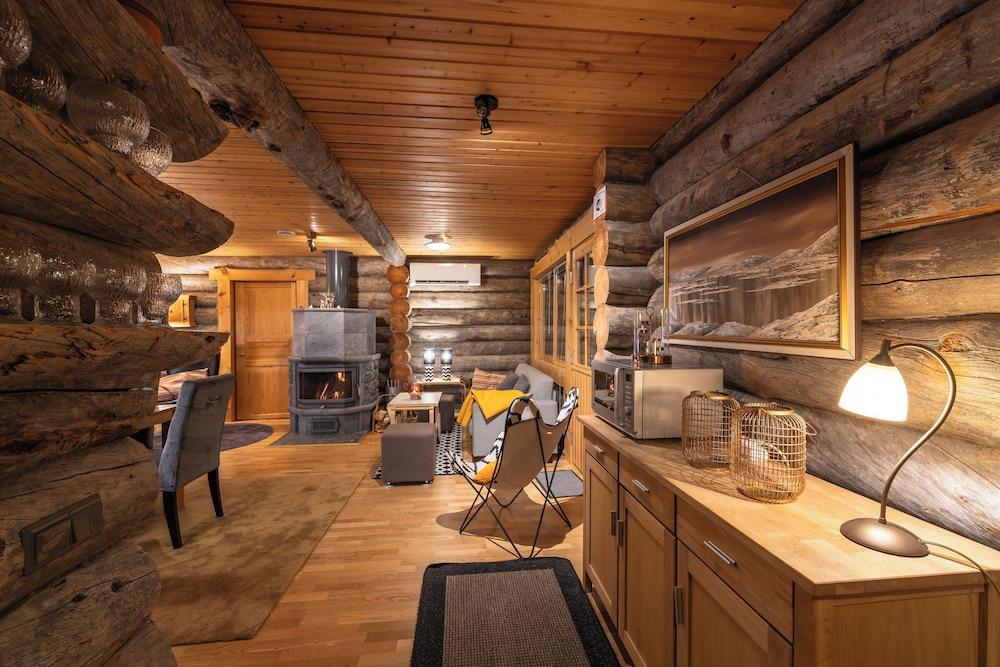 Kuukkeli Log Houses Villa Aurora (Pupula)