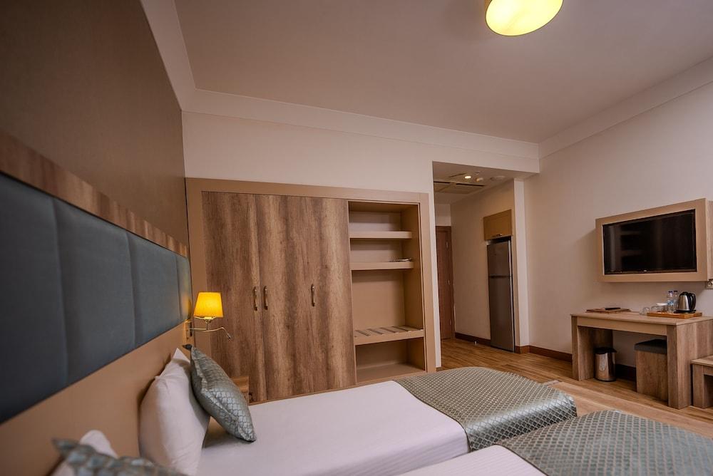 Mari Suites Hotel