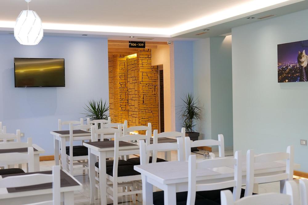 Oceanic Overview Suites