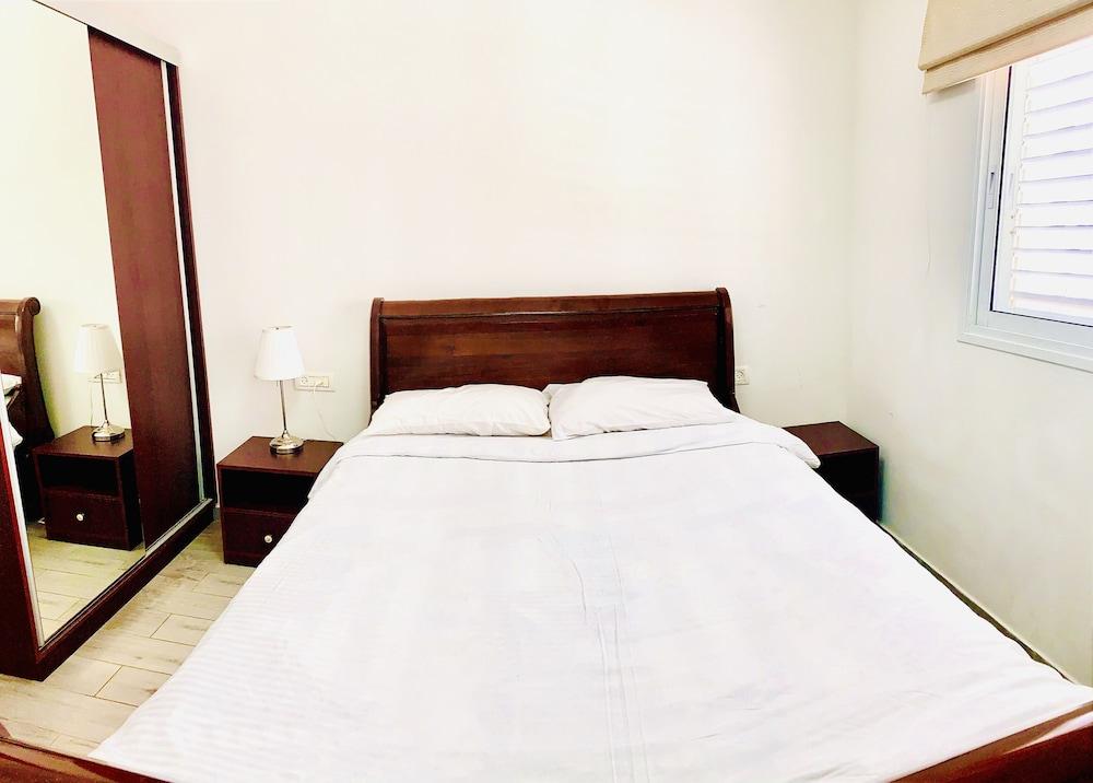 Royal Lea Apartments