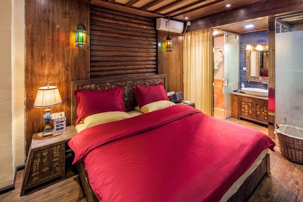 Blooming Island Baisui Yuan