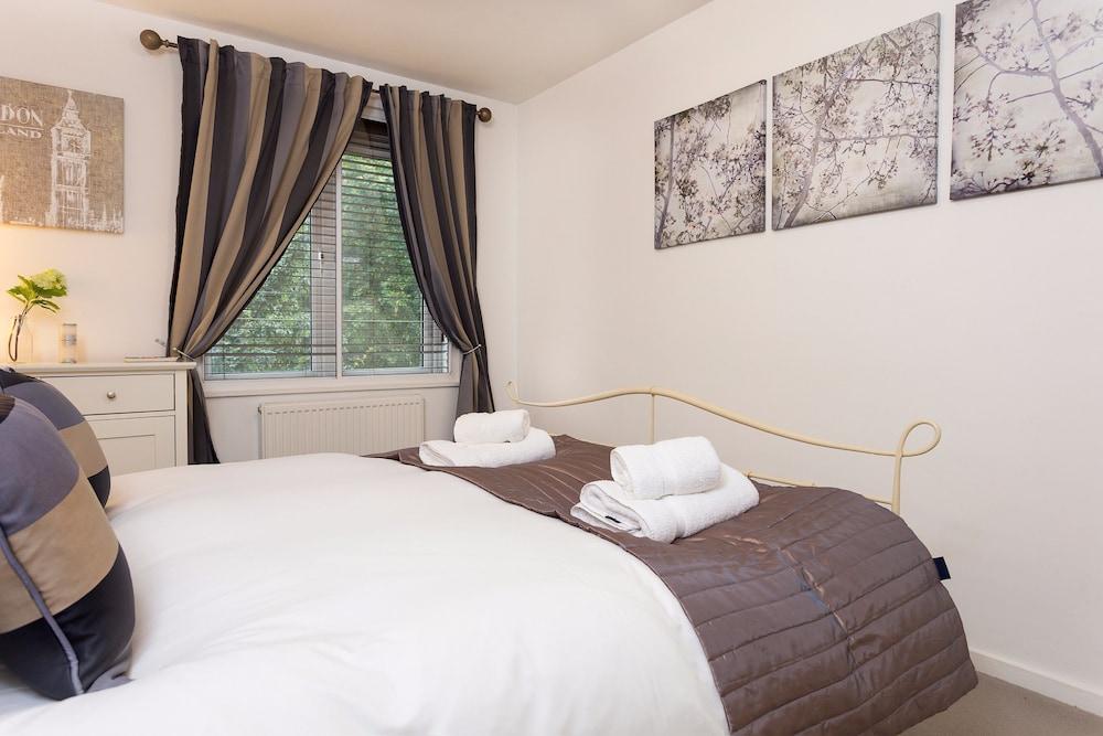 Stylish 2 Bed Flat 5 Minutes From Paddington