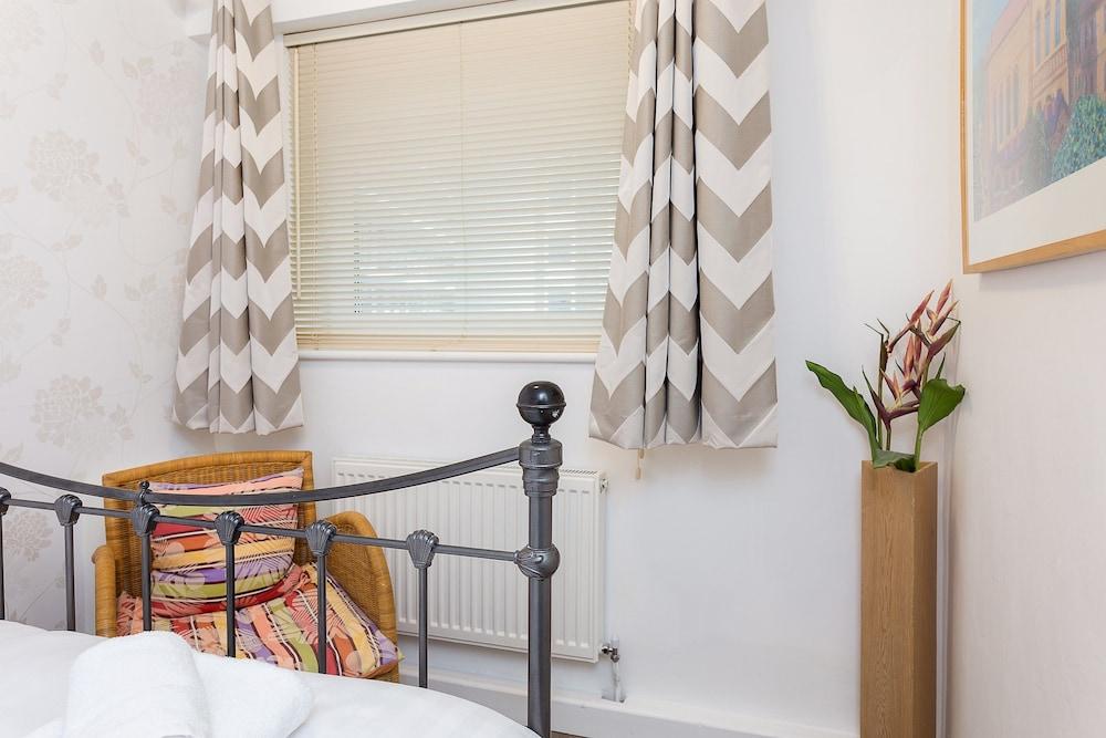 Stylish 2 Bed Flat 5 Minutes From Paddington