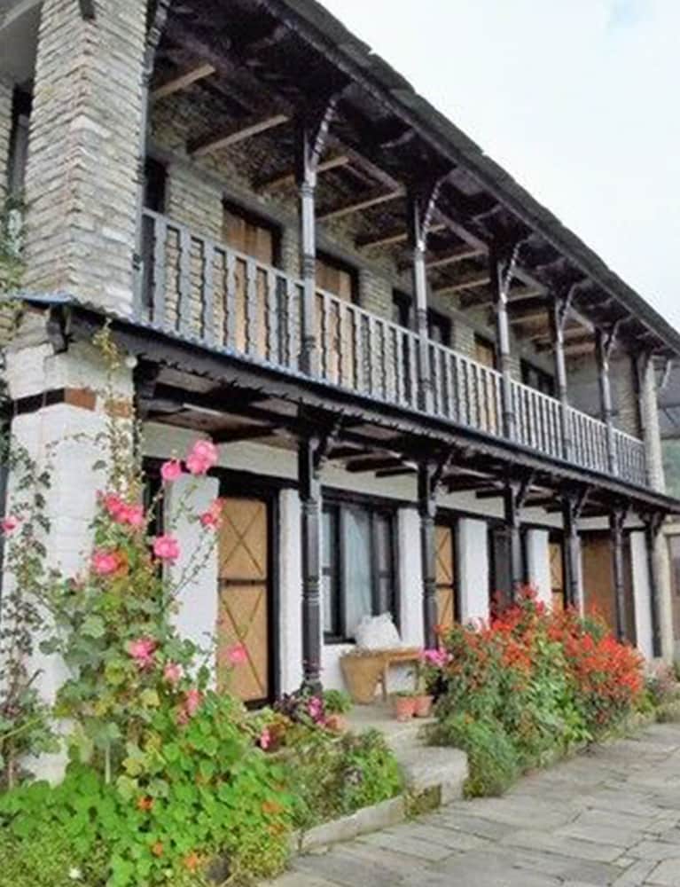 Dhampus Village Eco Lodge