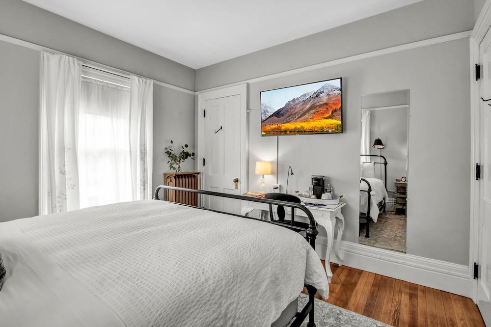 InnBuffalo off Elmwood