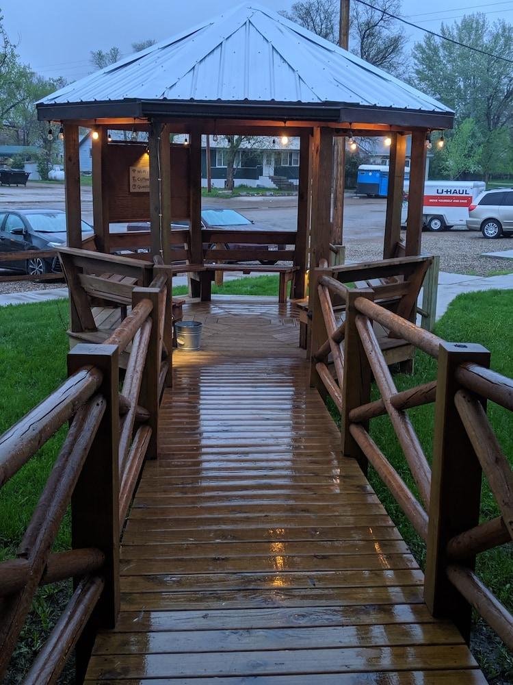 Sagebrush Inn and Suites