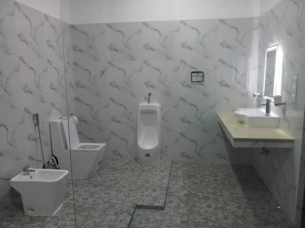 Mangroven River View Hotel