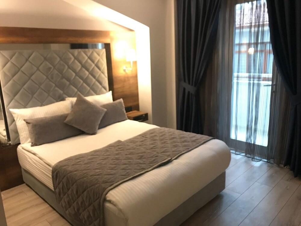 Double Bond Hotel Spa