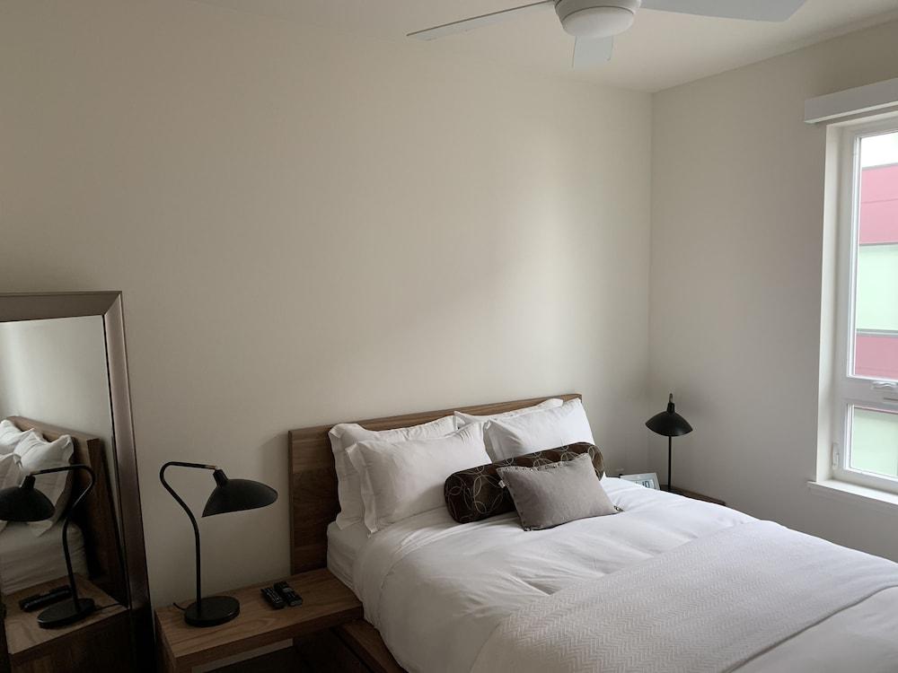 Domicile Suites at Marina SLU