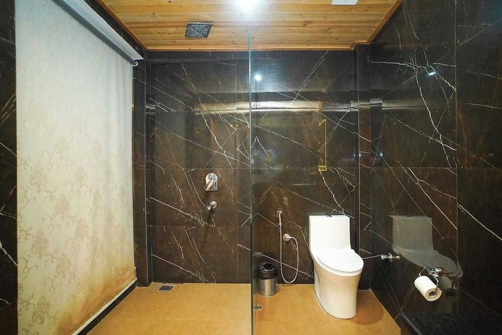 Hotel Ishan A Riverside Retreat