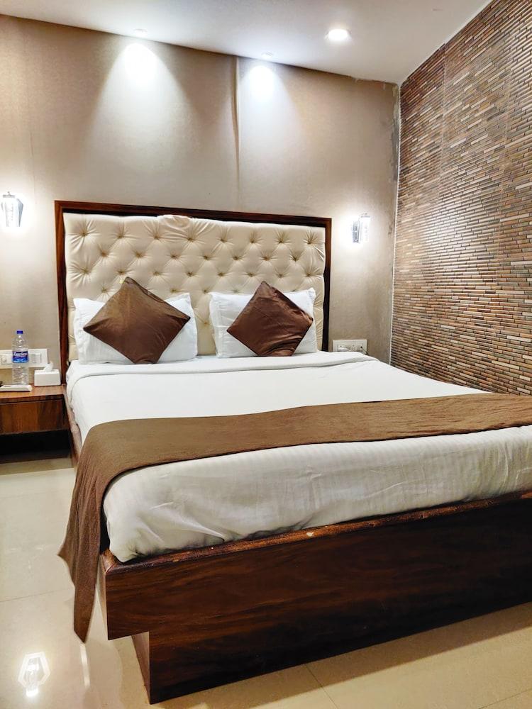 Garden Creek Residency