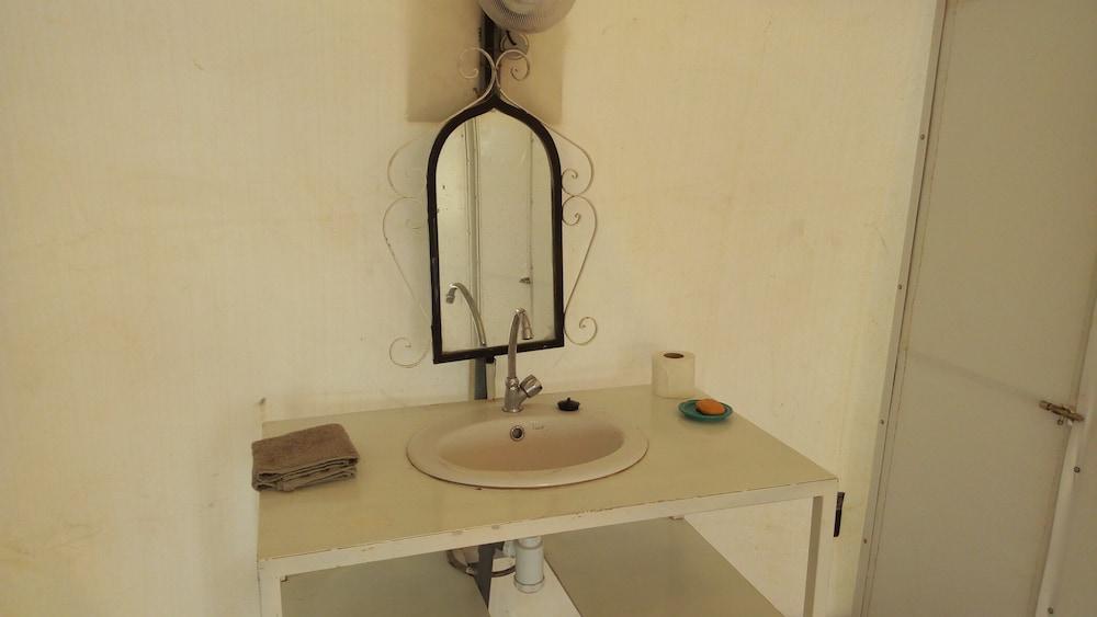 Ghwirate Taalab Bivouac - Campsite