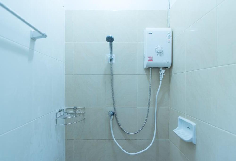 SS Store Bed & Breakfast