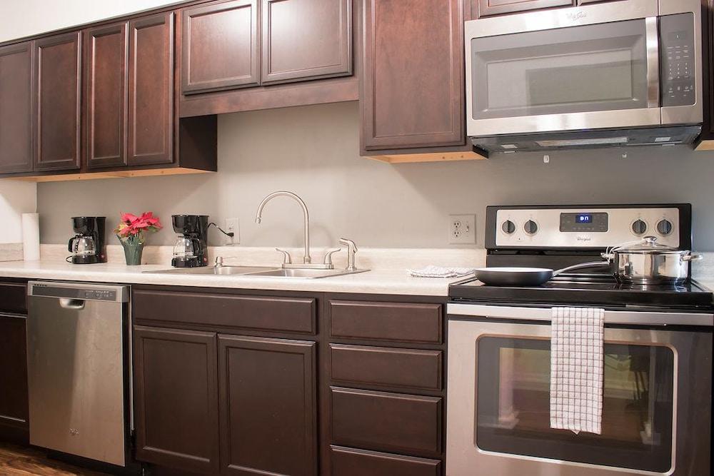 Upscale Condo Private Room