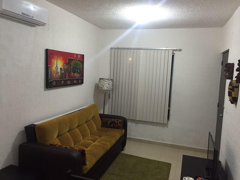 Apartamento PlayaDelCarmen 633 by Sinbad