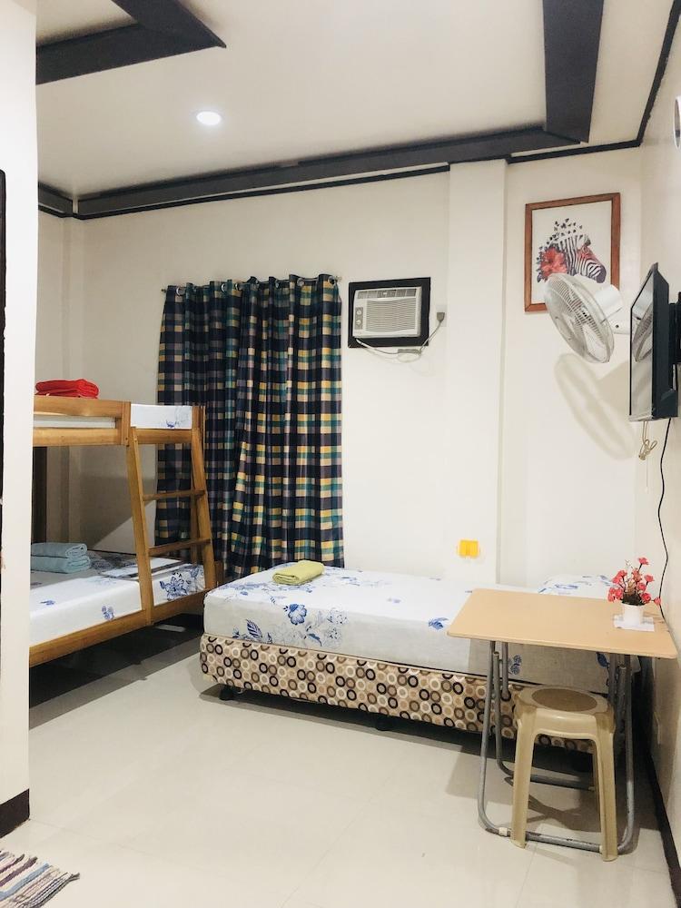 Lolo Bob's Bed And Breakfast