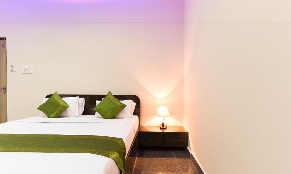 Treebo Manasa Residency