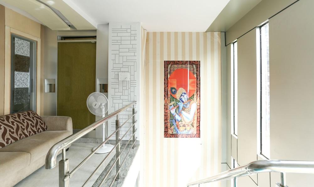 Treebo Trend Dwaraka Grand