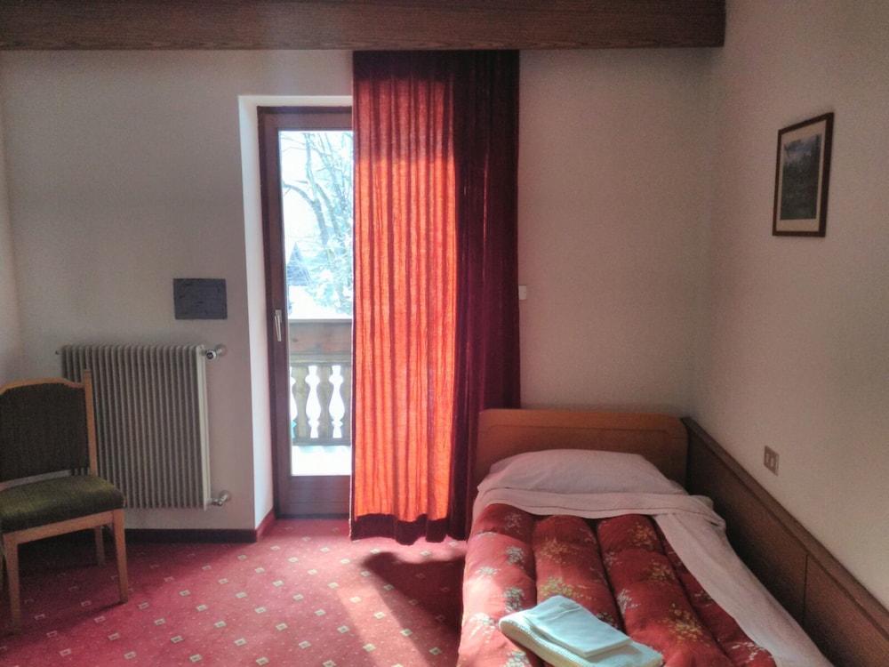 Hotel & Camping Gisser