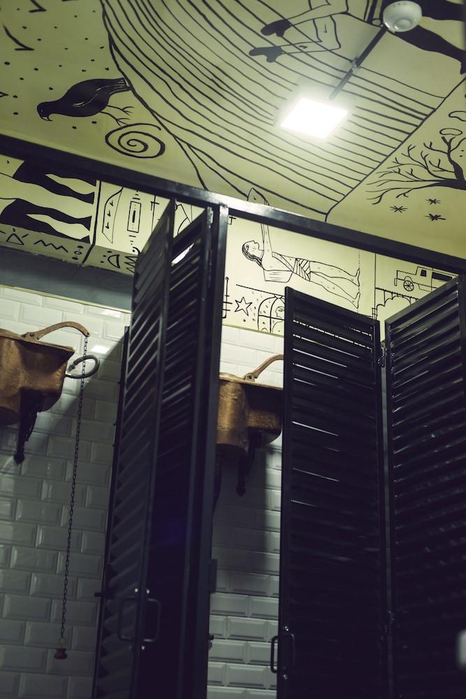 Holy Hostel Boutique