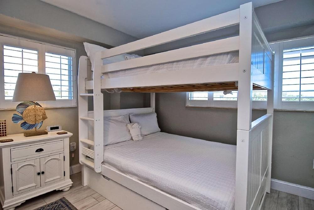 Jamaica Royale by Beachside Management