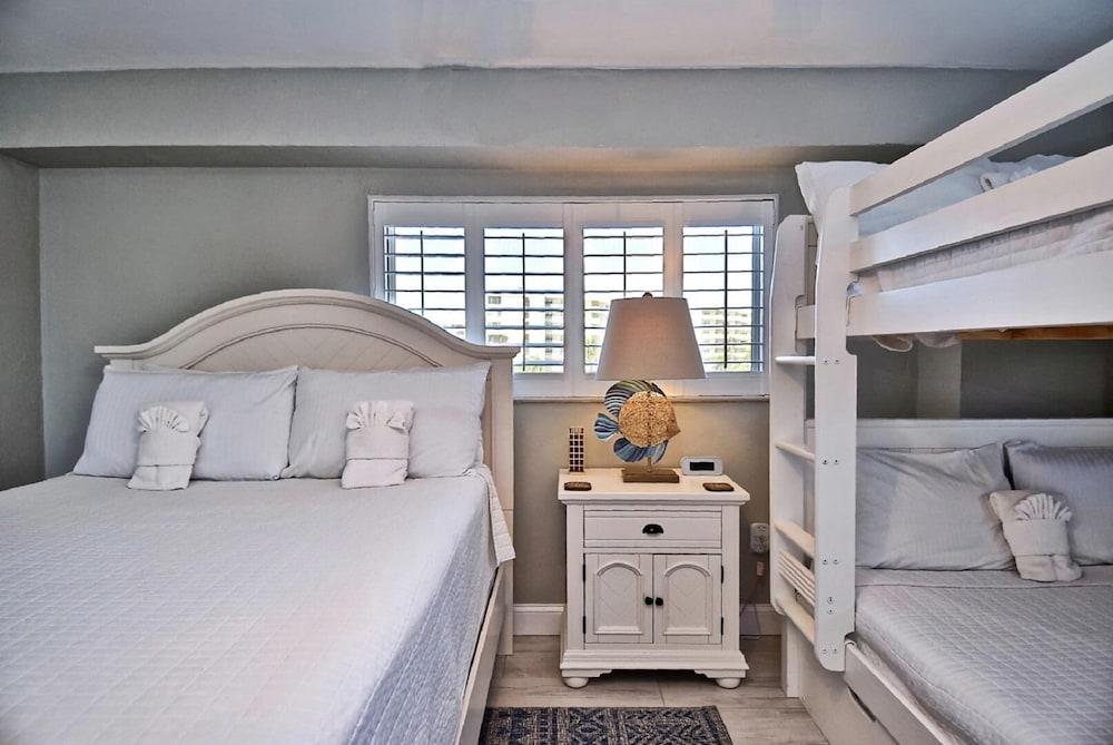 Jamaica Royale by Beachside Management