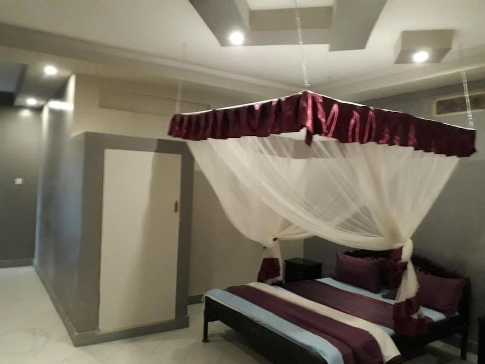 Brisk Hotel Triangle