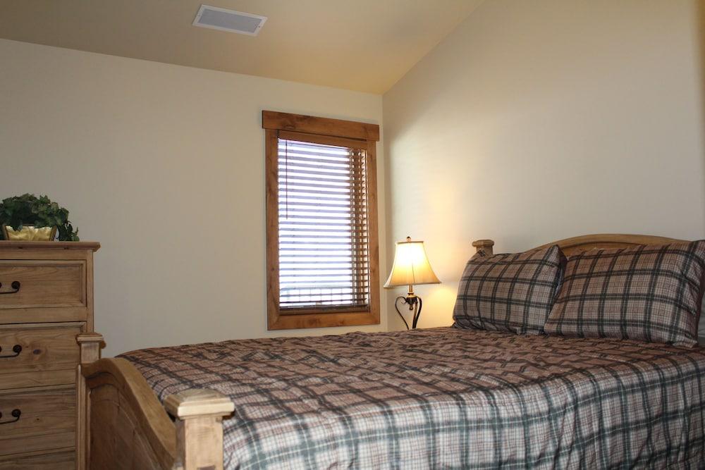 Glenwood Canyon Resort