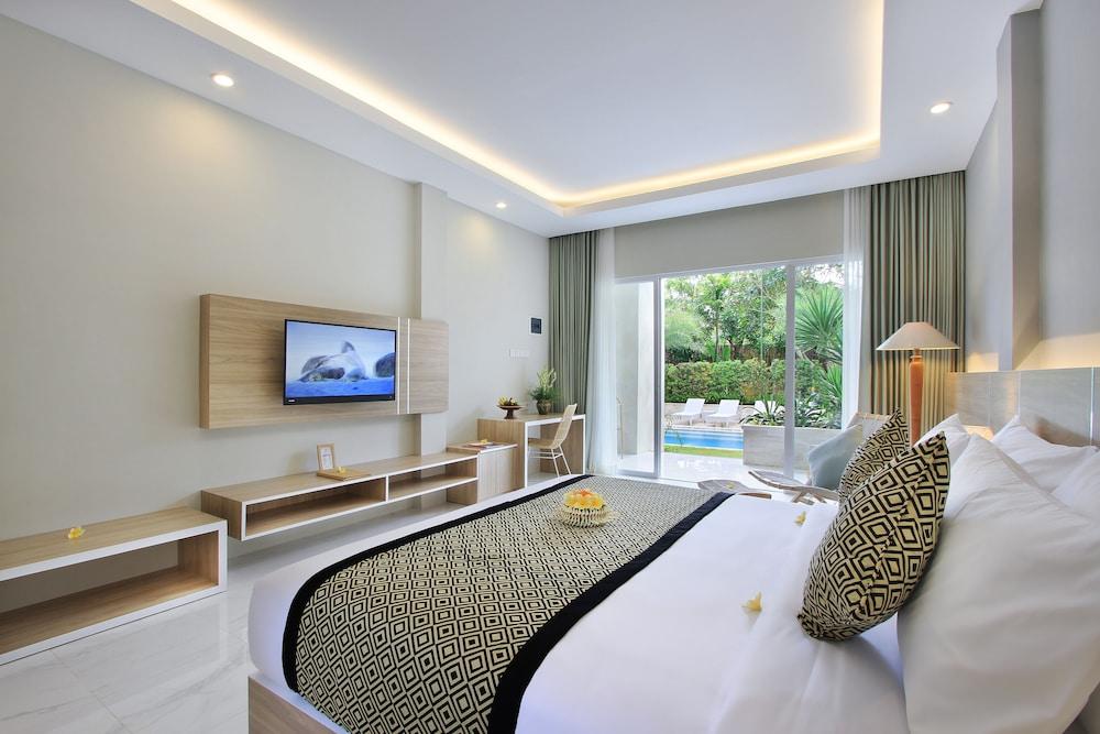 Tapa Tepi Kali Canggu by Pramana