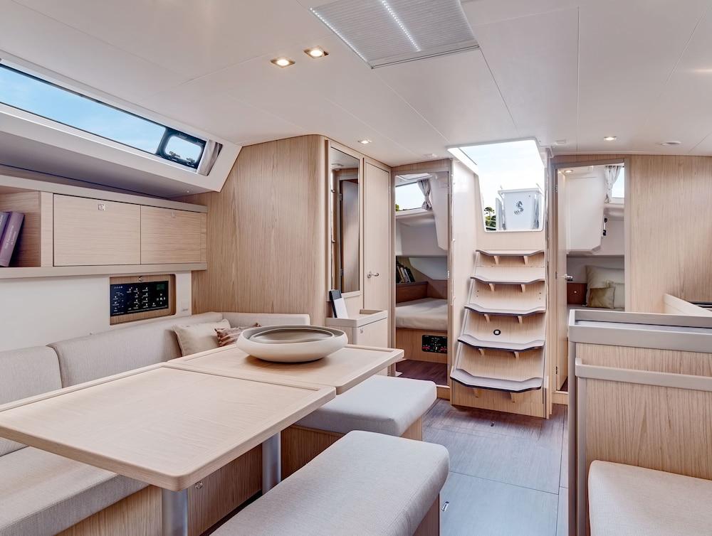 Discover Sailing Asia - Hong Kong